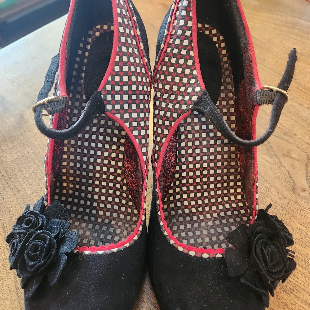 Ruby Shoo size 8 Rare Charlize heels
